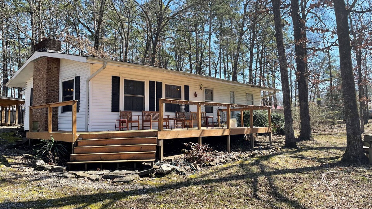 Mount Ida House | Charming Summer Getaway 3-bedroom house in enchanting Mount Ida with WiFi, AC