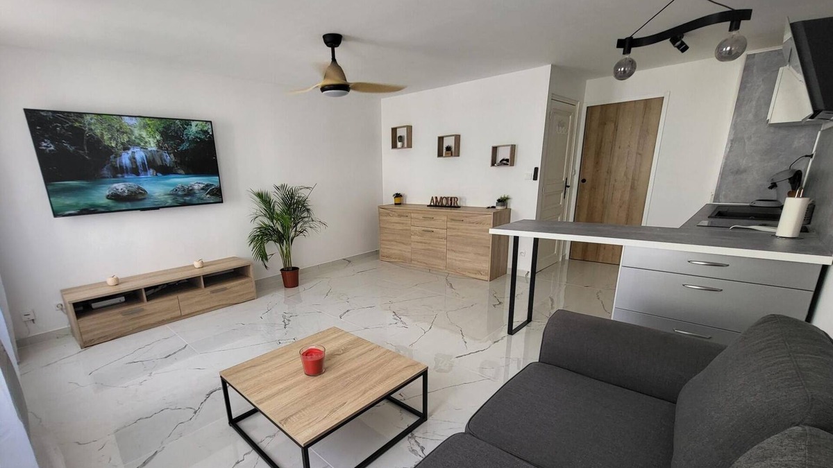 La Crau Apartment | Charming T2 apartment in the city center