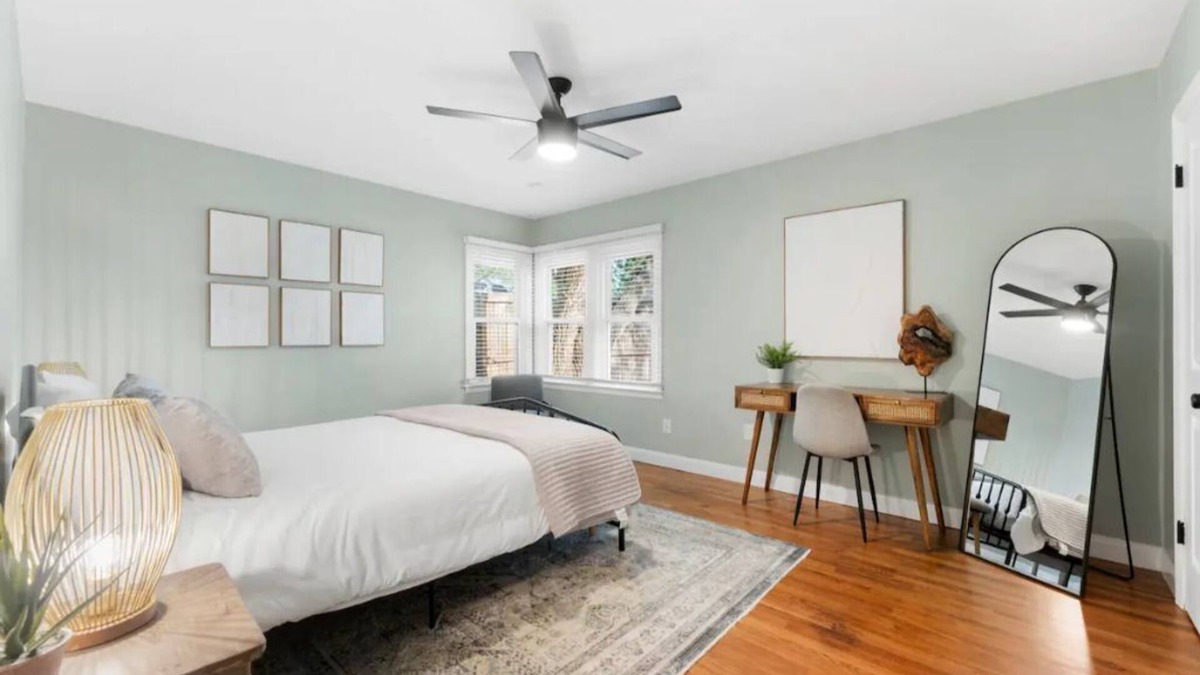 Tech Terrace House | Charming Tech Terrace Bungalow~Walk to JB Coffee, Campus & Dog Park!