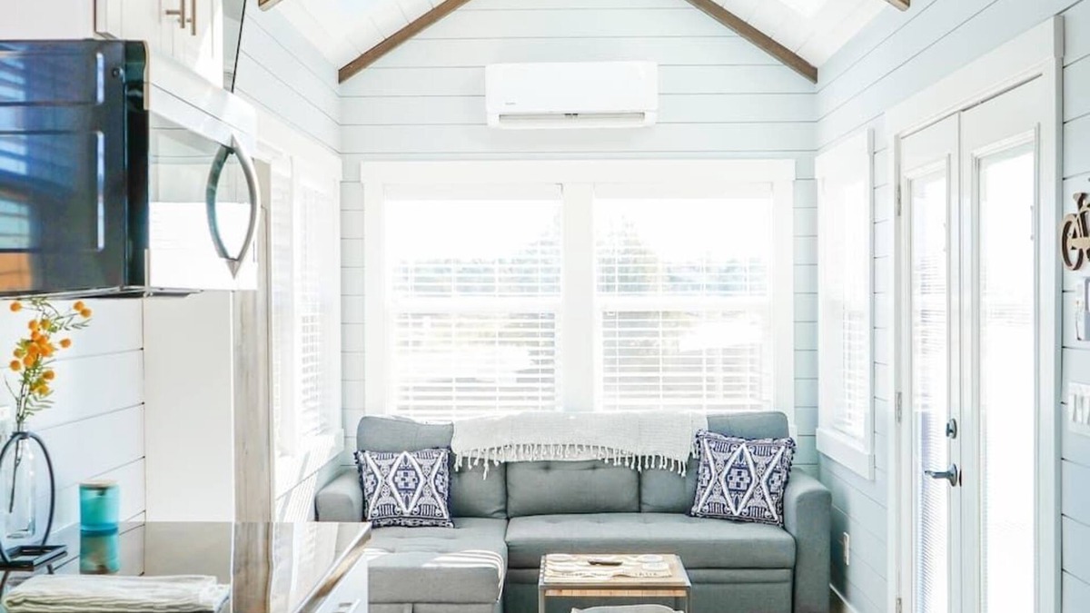 Apple Valley Apartment | Charming Tiny Home with private deck and bbq