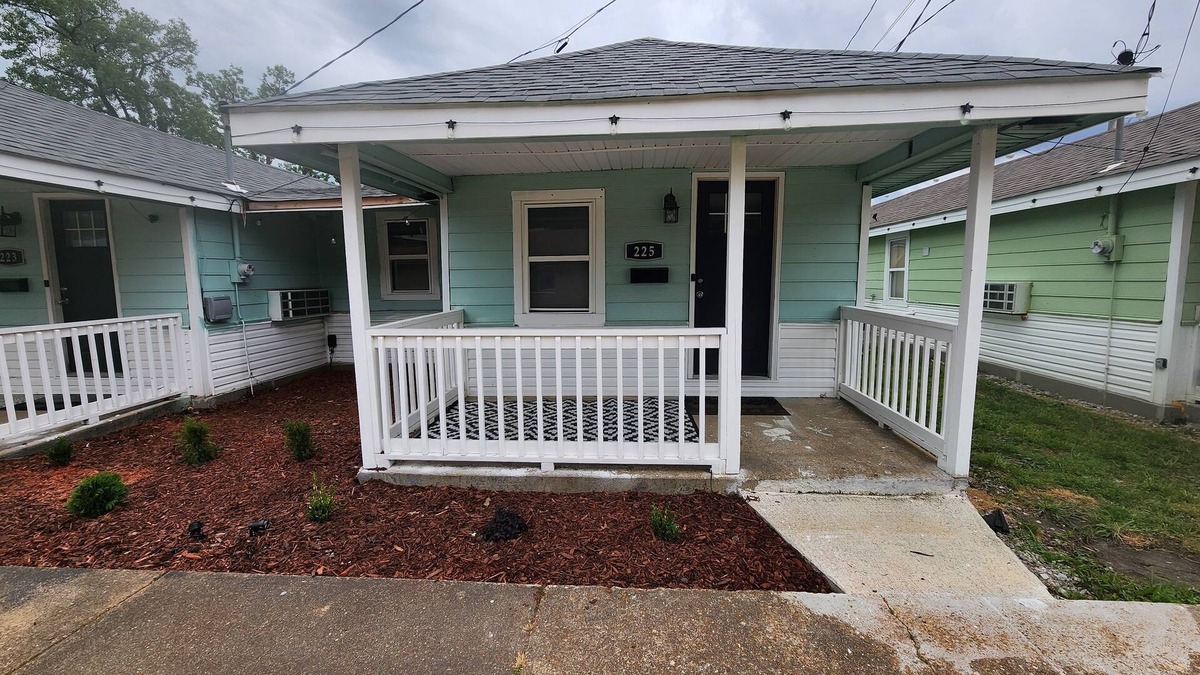 Osceola House | Charming townhome with WiFi and AC in lovely Osceola