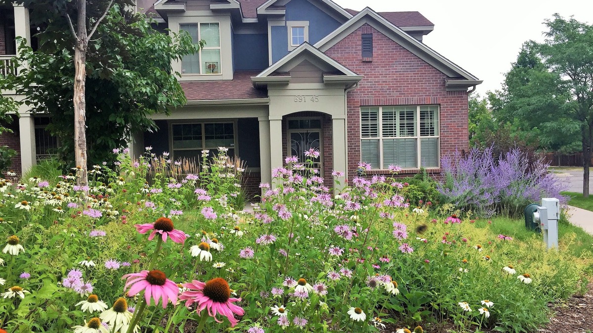 Lowry Field House | Charming Townhouse Close to Parks and the Lowry Town Center