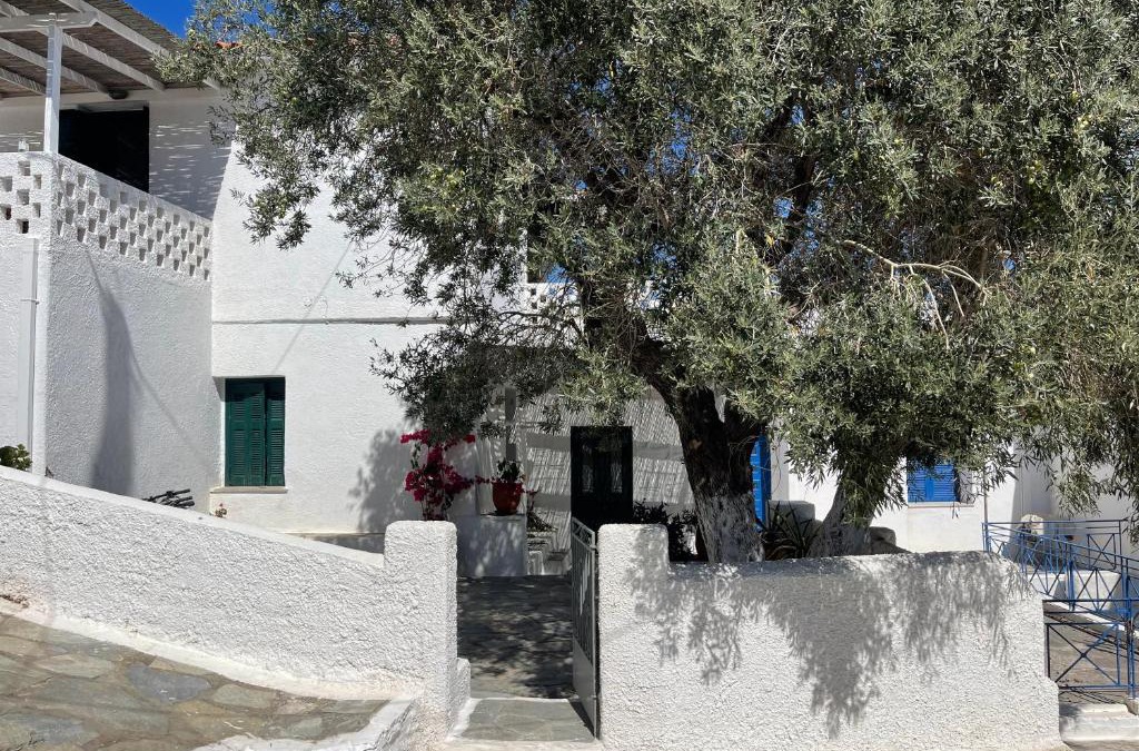 Korissia House | Charming two bedroom fisherman's house on Kea