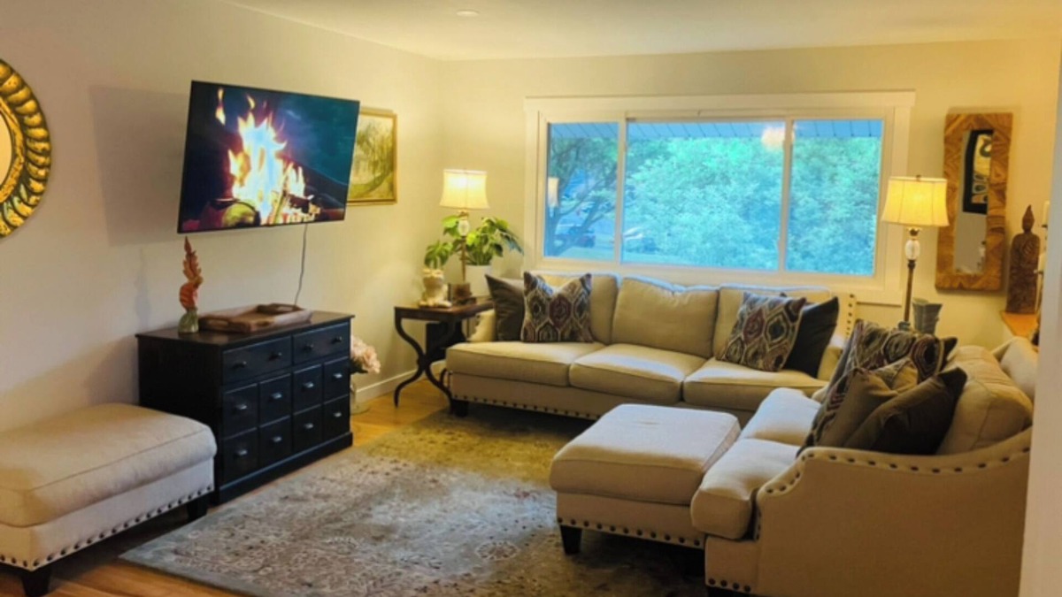 Geyser Crest House | Charming Upper-Level Retreat in Prime Saratoga Springs Location