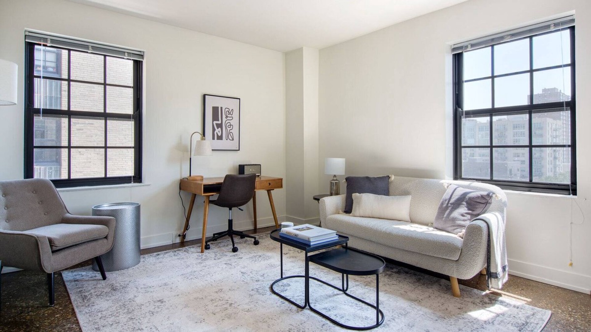 Uptown Apartment | Charming Uptown 1BR w/ Indoor Pool, nr Lakefront Trail, by Blueground
