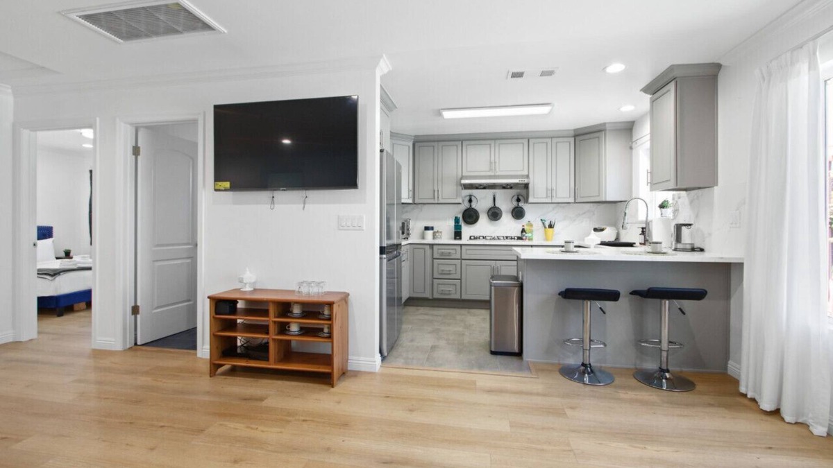 San Gabriel House | Charming Urban Escape