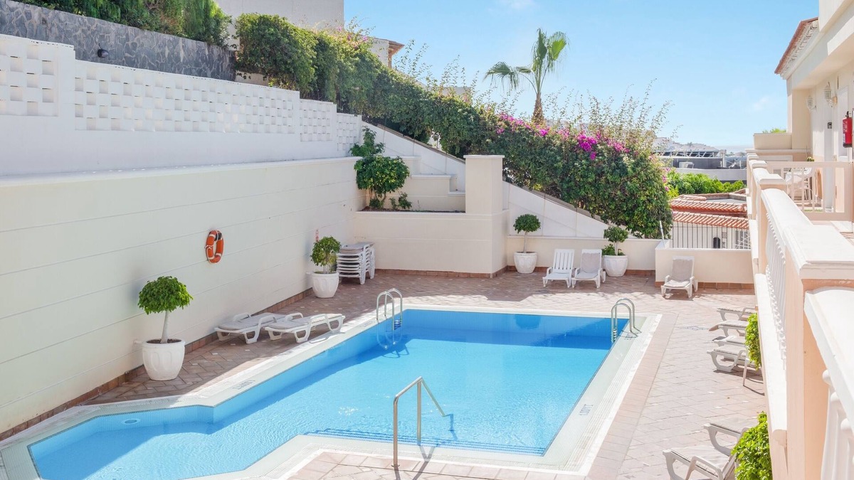 Los Gigantes Apartment | Charming Vacation Rental “Apartamento Los Gigantes” with Wi-Fi, Balcony & Terrace