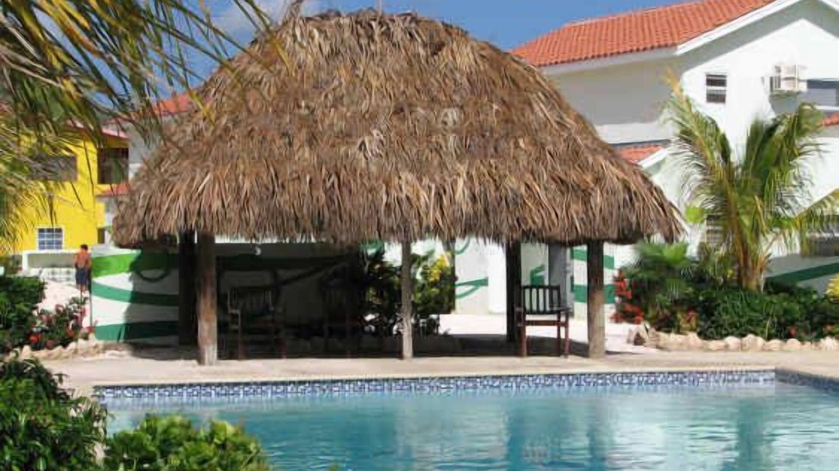 Lagun House | CHARMING VACATION HOME DIRECTLY ON THE BAY
