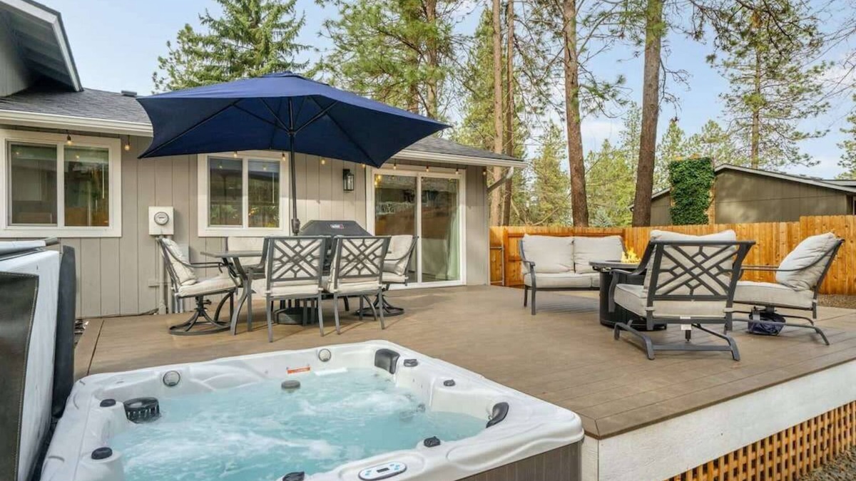 Spokane Valley House | Charming Valley Home I Hot Tub Getaway