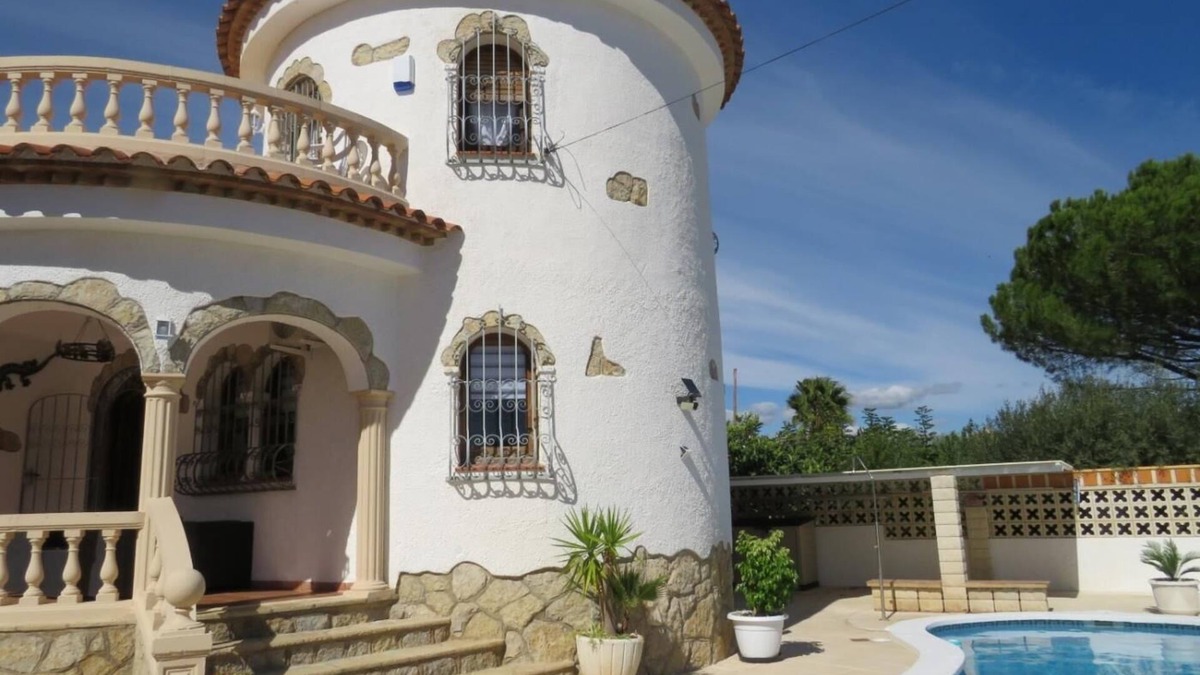 Miami Platja House | Charming villa with private pool in Miami Platja !