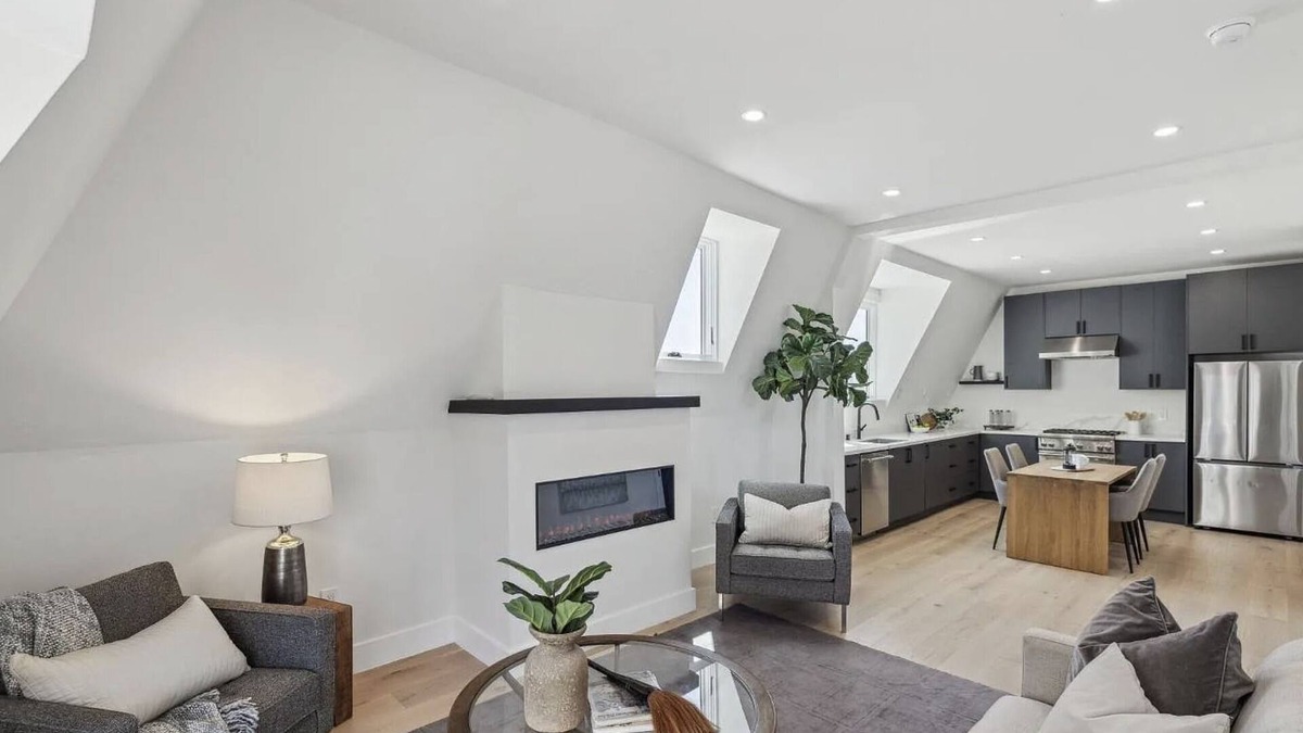 Pacific Heights Condo | Charming Victorian Penthouse in Pacific Heights