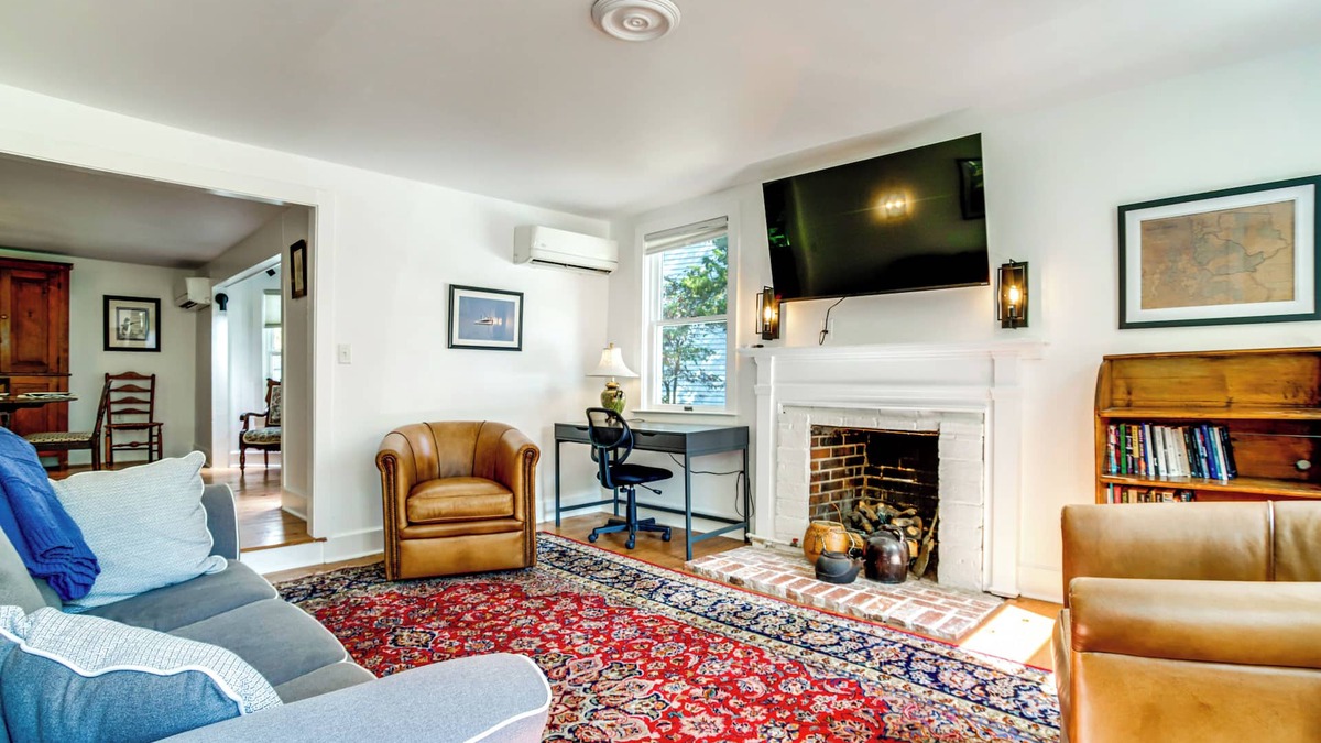 Trappe House | Charming Victorian Farmhouse on Historic Main St