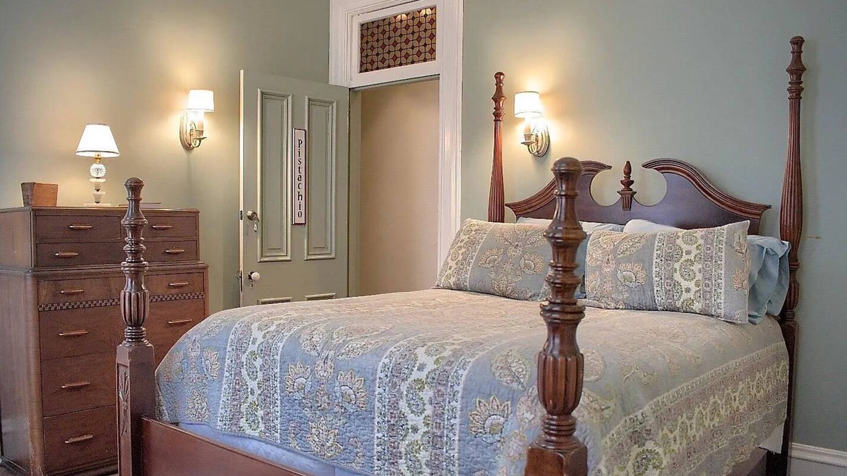 Ranshaw Bed & Breakfast | Charming Victorian Stay Near Knoebels
