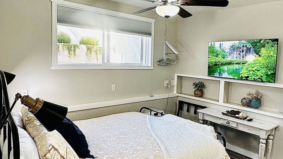 Logan Apartment | Charming Victorian Studio in Historial Downtown Logan