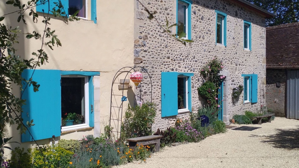 Charritte-de-Bas House | Charming village house