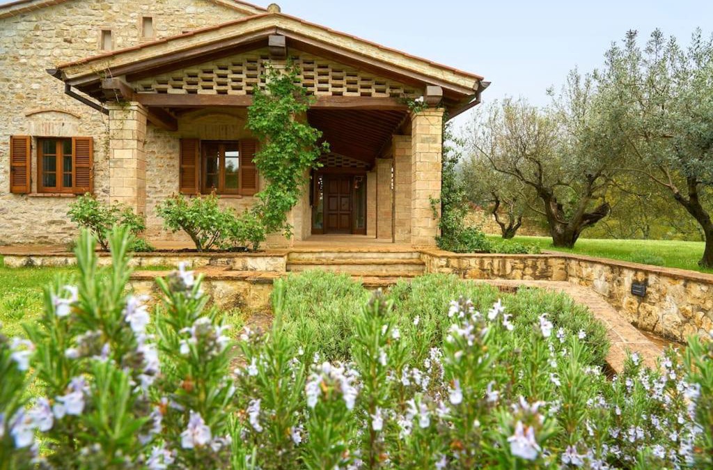 Montelovesco Villa | Charming Villa in the Antognolla Estate