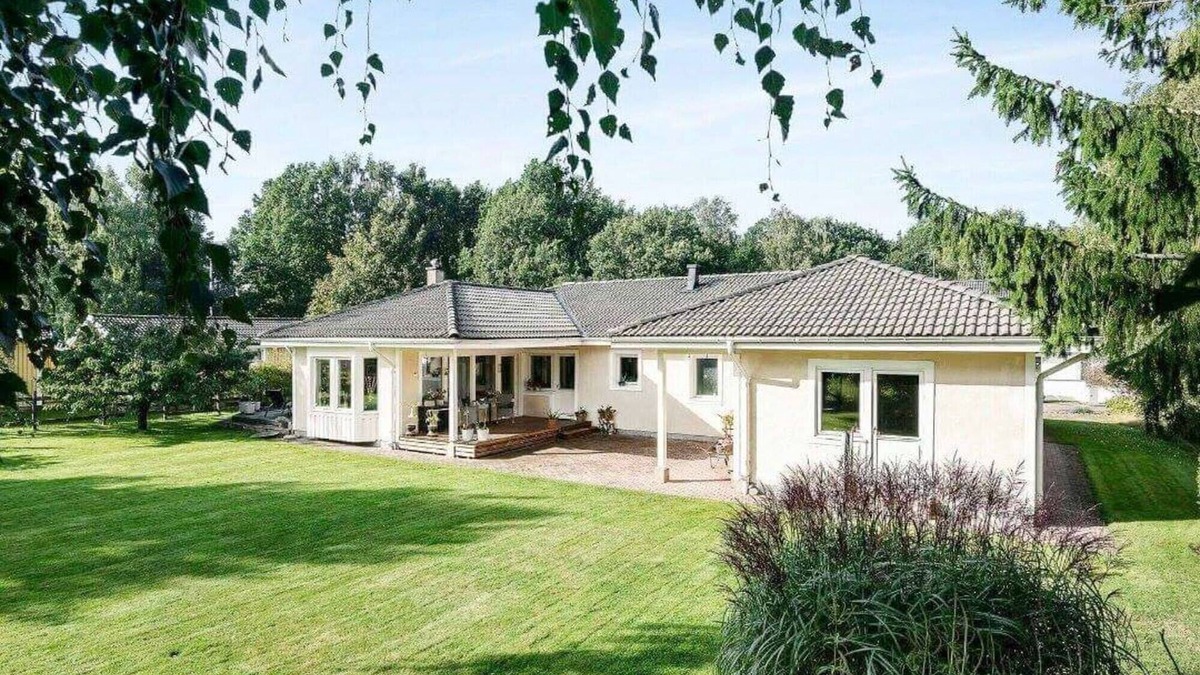 Lervik House | Charming villa near the beach in Vejbystrand SE01066