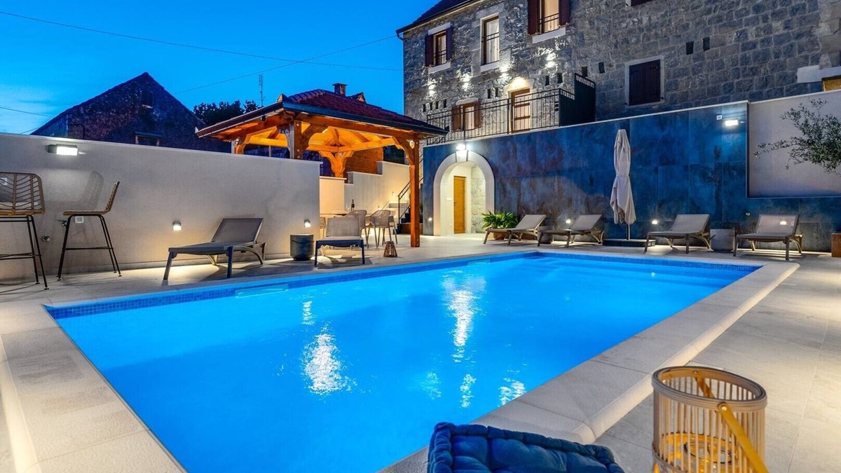 Tugare Villa | Charming Villa Perina with private heated pool