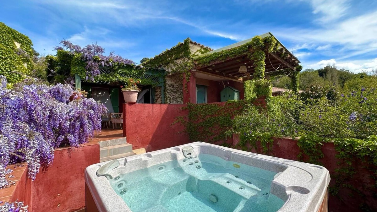 SantʼAntonino Villa | Charming villa with jacuzzi