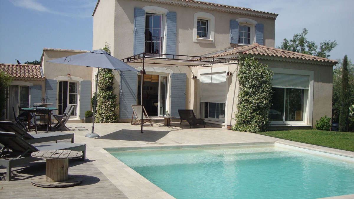 Noves House | Charming villa with pool