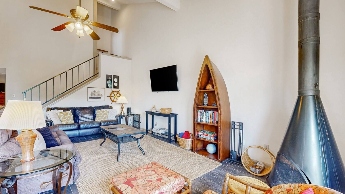 Horseshoe Bay Condo | Charming Waterfront Townhouse at Horseshoe Bay w/Patio