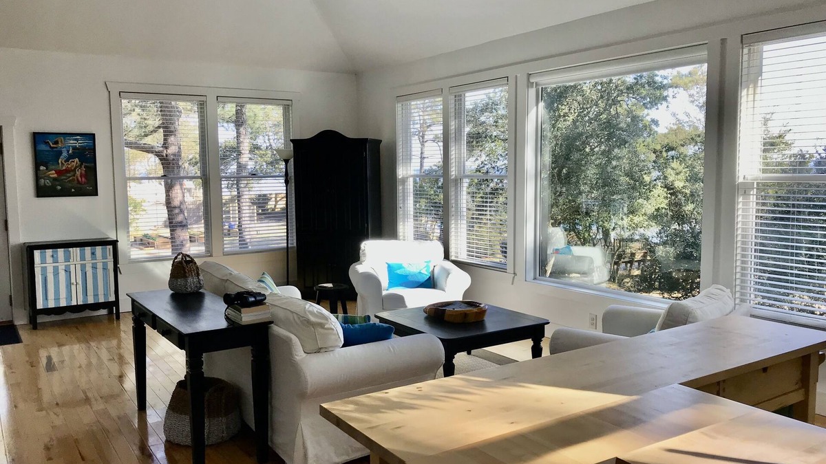 Point Harbor Apartment | Charming Waterfront Studio w/Private Sandy Beach