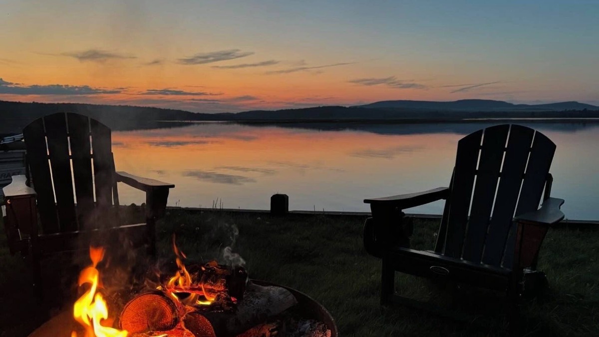 Tupper Lake Cottage | Charming Waterfront 3-bedroom cottage in peaceful Tupper Lake