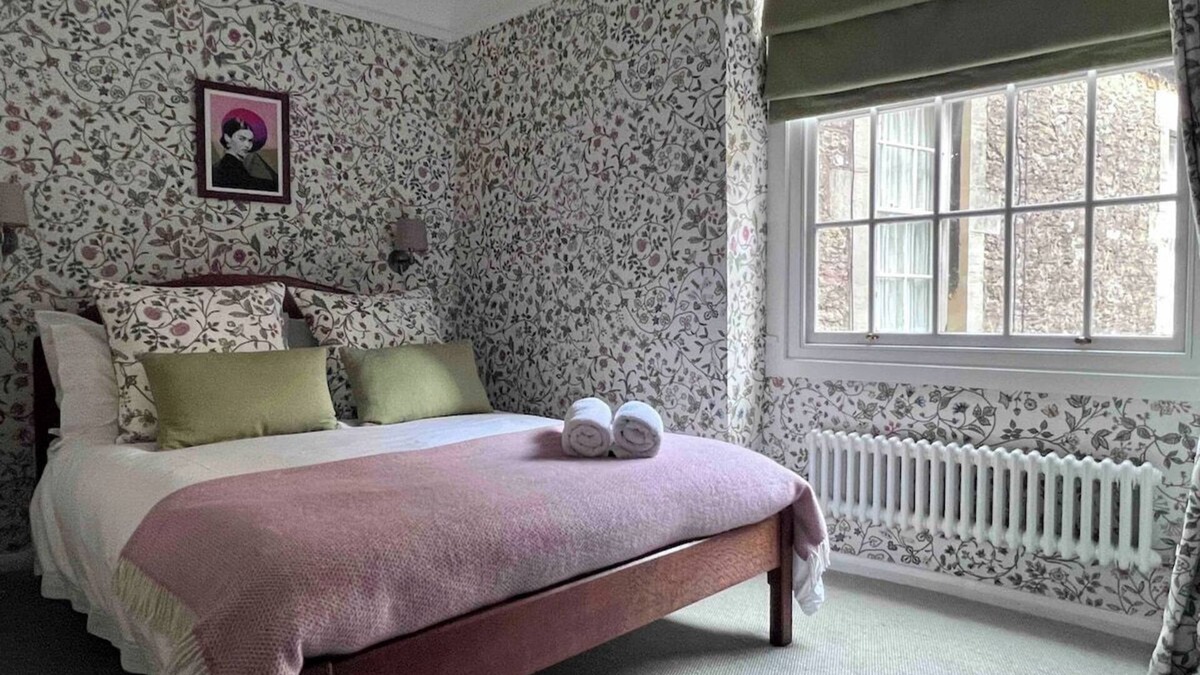 Frome Cottage | Charming Weaver's Cottage in Historic Frome