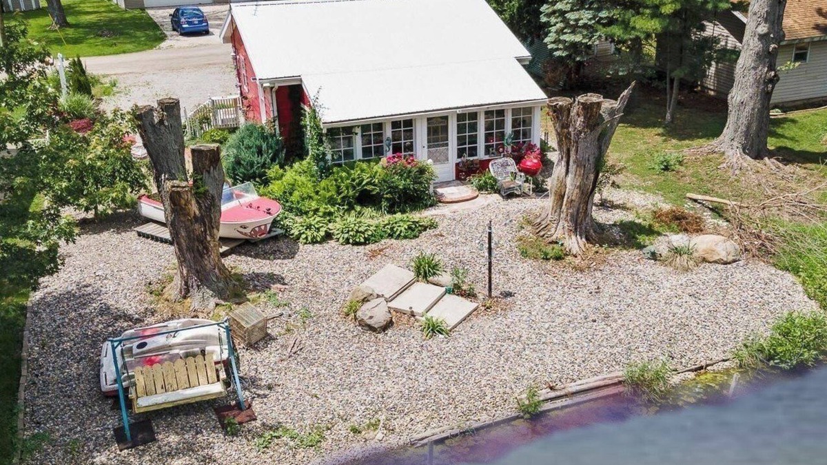 Westler Lake Cottage | Charming, Whimsical. ,2-bedroom cottage On Chain of Lakes.