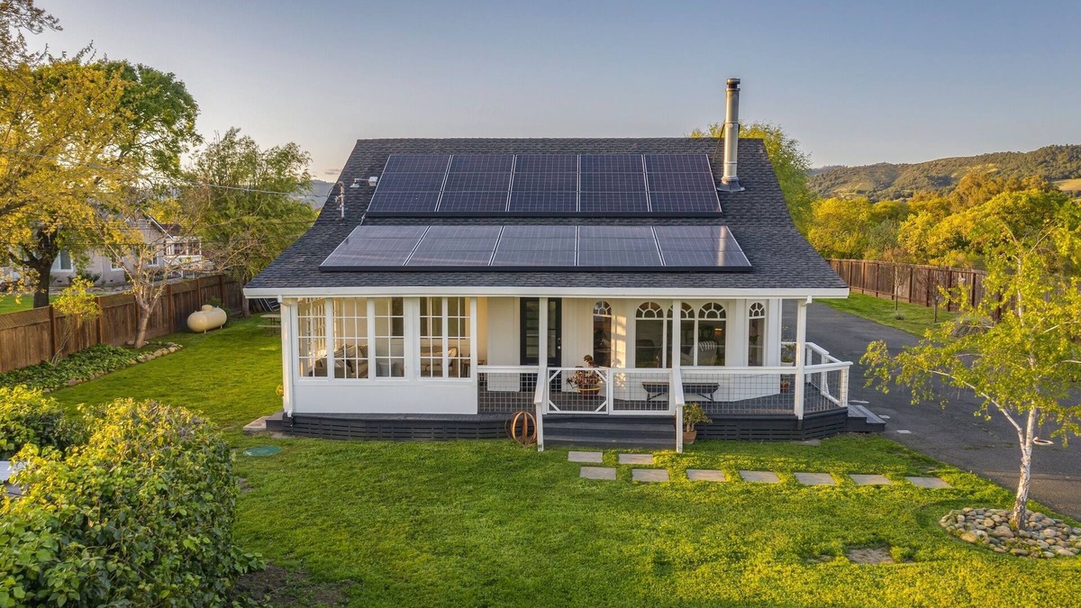 Sonoma House | Charming Wine Country Farmhouse w/Scenic Views