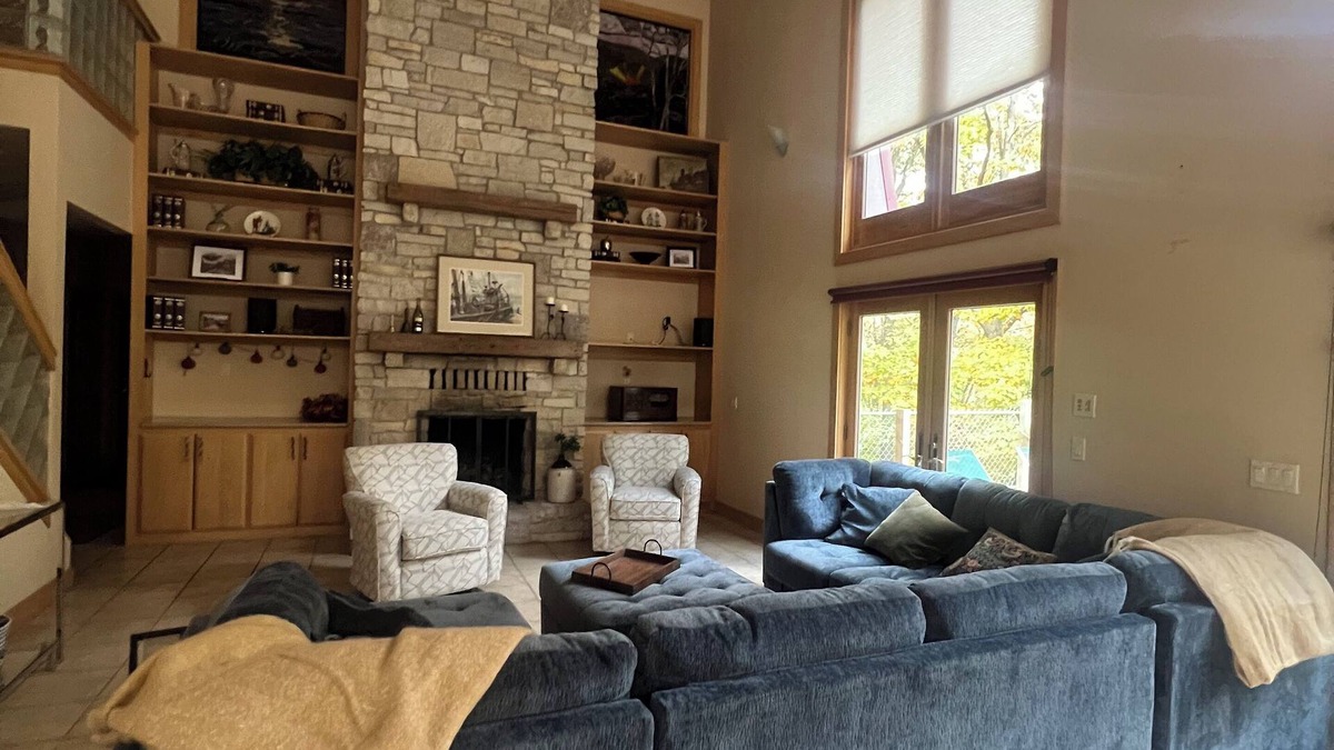 Port Sheldon House | Charming Woodland Retreat, Sleeps 12 – Perfect for Gatherings