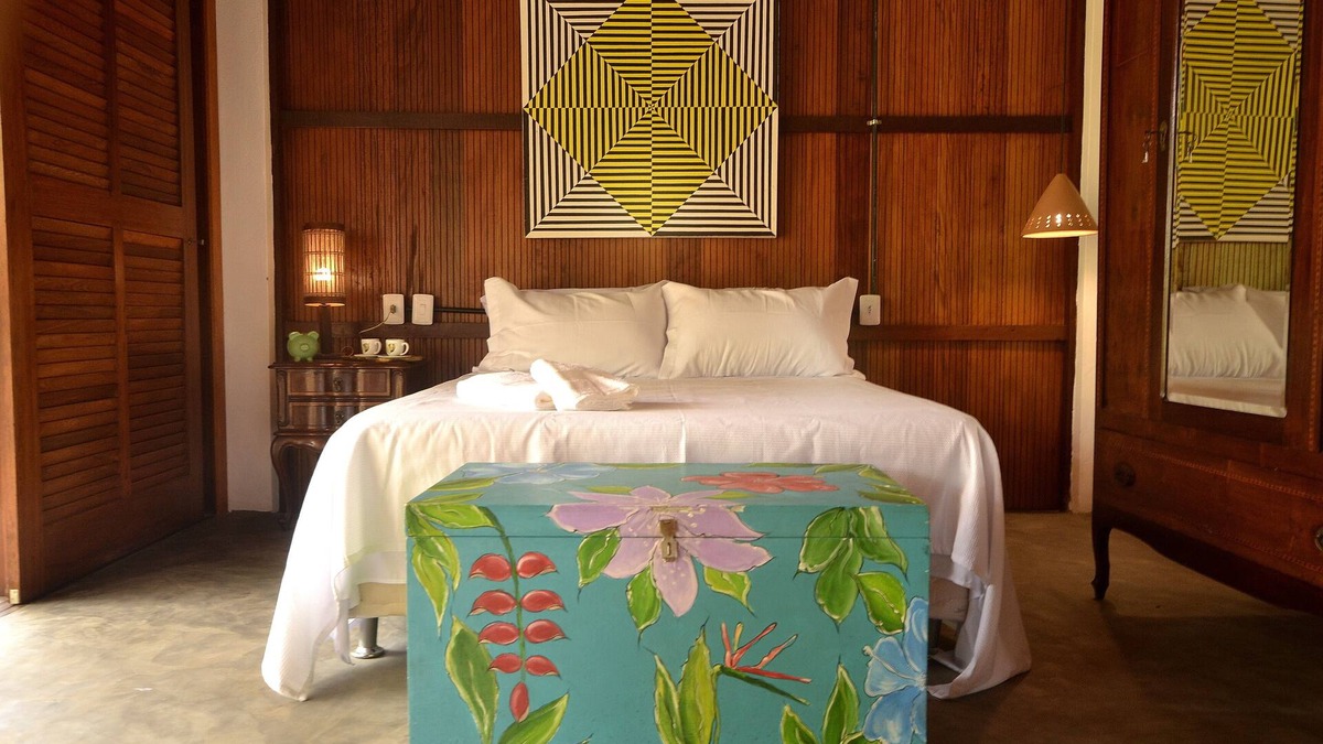 Barra Grande House | Charming Yellow Bungalow on Algodões Beach with full kitchen.