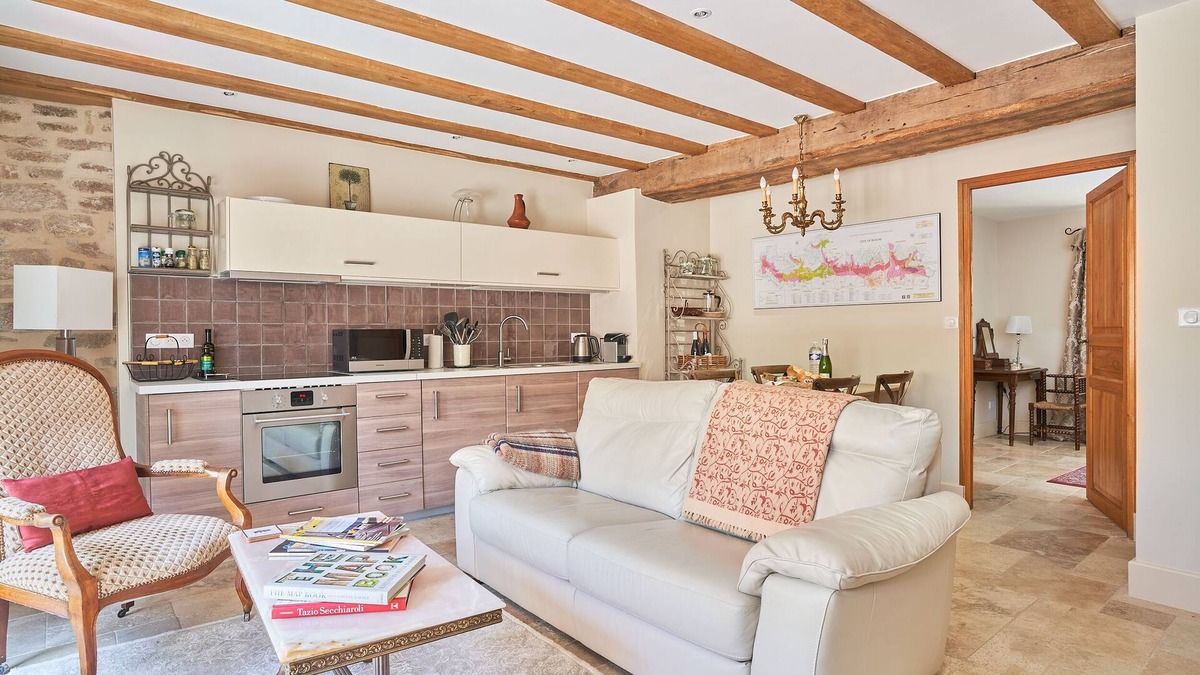 Pommard Apartment | Charmot de Pommard, 1bdr/1bth quality, charming Apt, central Pommard village