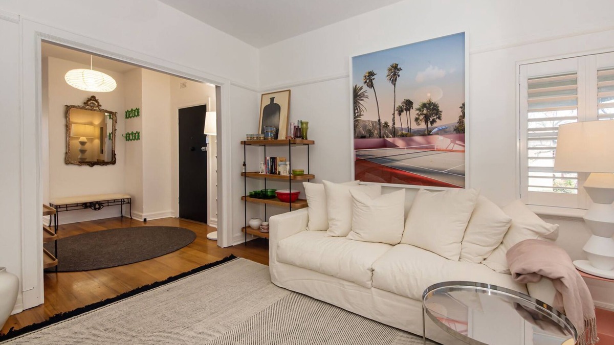 St Kilda Apartment | Charnwood Charm in St Kilda