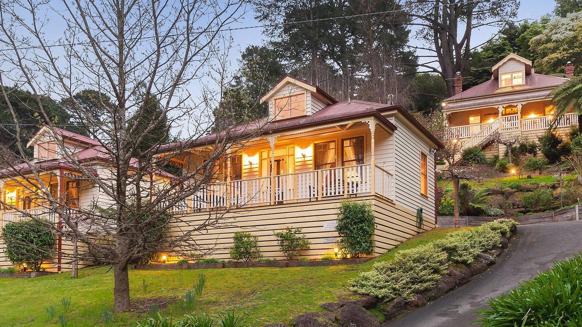 Warburton Cottage | Charnwood Cottages