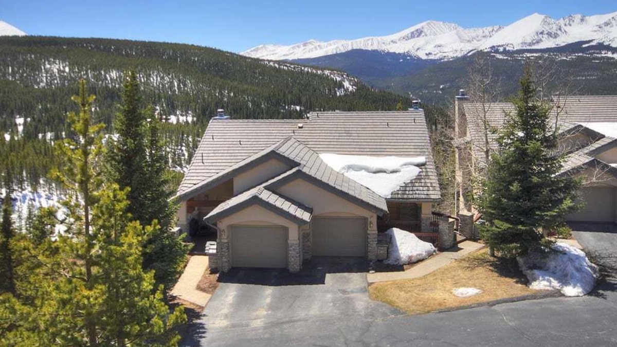 Baldy Mountain House | Charter Ridge 60: Townhome with Incredible Views - Shuttle Access