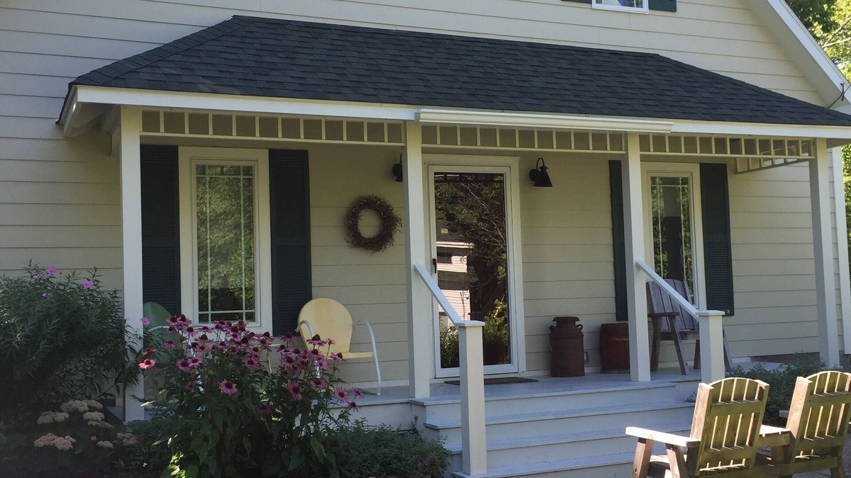Otter Creek House | ChaseHouse, Charming 3 Bedroom 2 Bath House Nestled Off Beaten Path