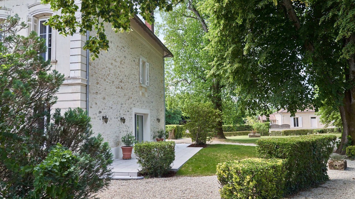 Sainte-Croix-Du-Mont Other | CHATEAU BEL AIR-DOMAINE VITICOLE-TERRASSE PANORAMIQUE AVEC VU SUR LES VIGNES
