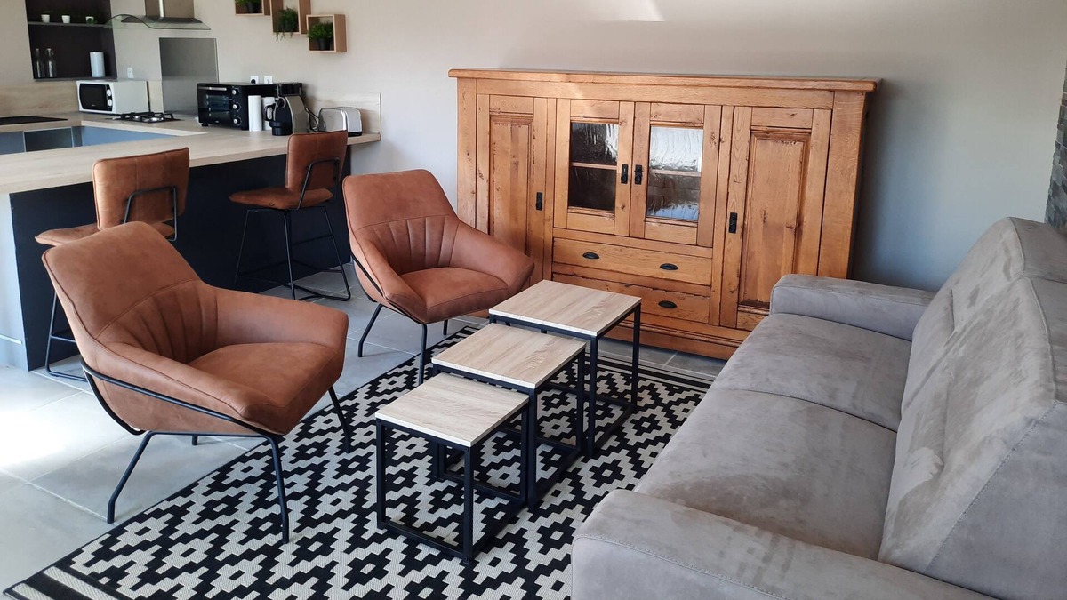 Pelissanne Cottage | Chateau / Country House