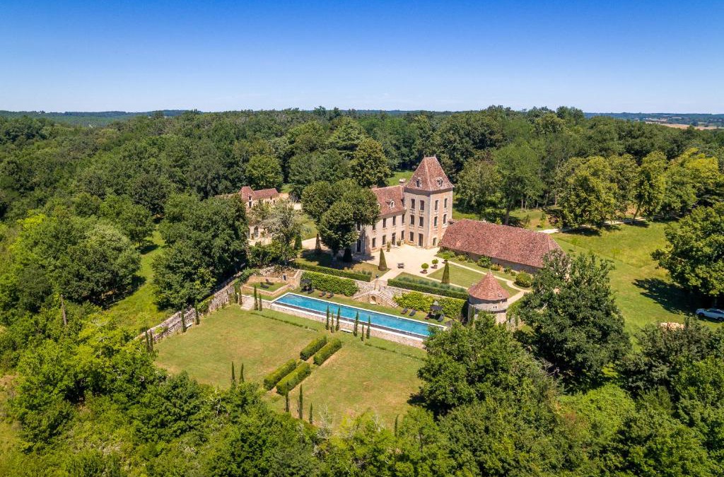 Saint-Georges-de-Montclard Hotel | Chateau de Lascoups