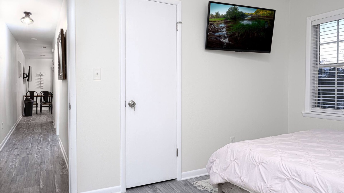 Columbia Apartment | Chateau De Riviera Unit 4. Water front! Cozy Condo on the Chattahoochee River.