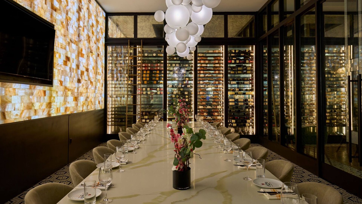East Brunswick Hotel | Chateau Grande Hotel