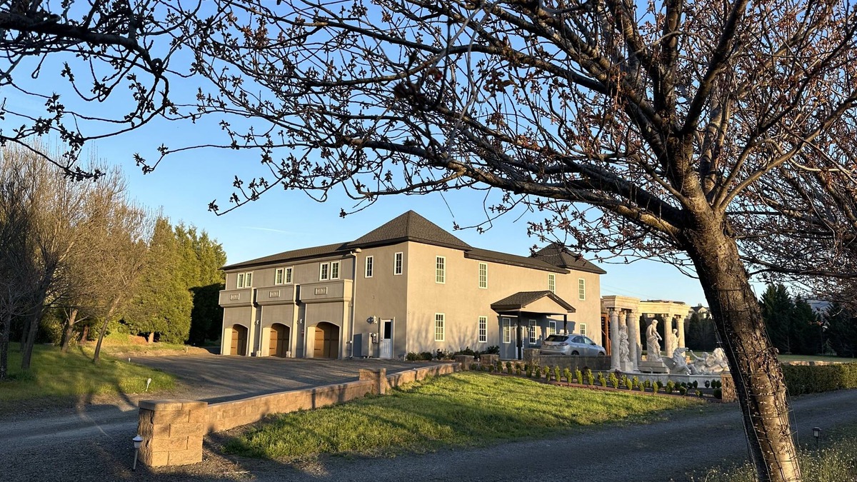Ashland Apartment | Chateau Herbe ~ Rosalind Carriage House beautiful 1 bedroom Apartment