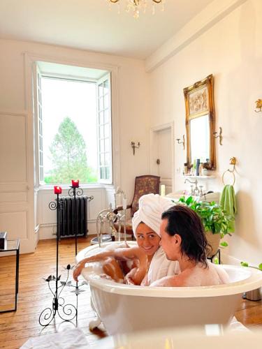 Isigny-le-Buat Bed & Breakfast | chateau isigny Expérience romantique en Normandie