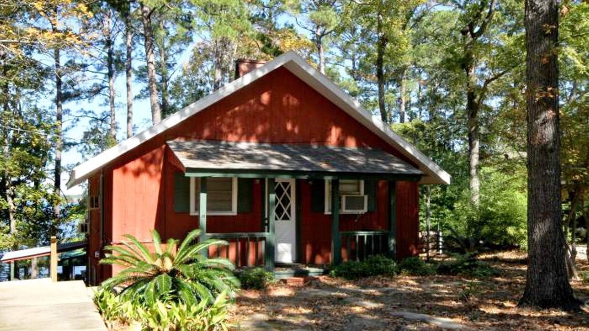 Negreet House | Chateau Rouge-3 BR / 2 1/2 Baths*Sleeps 10*Lakefront House is great for a group