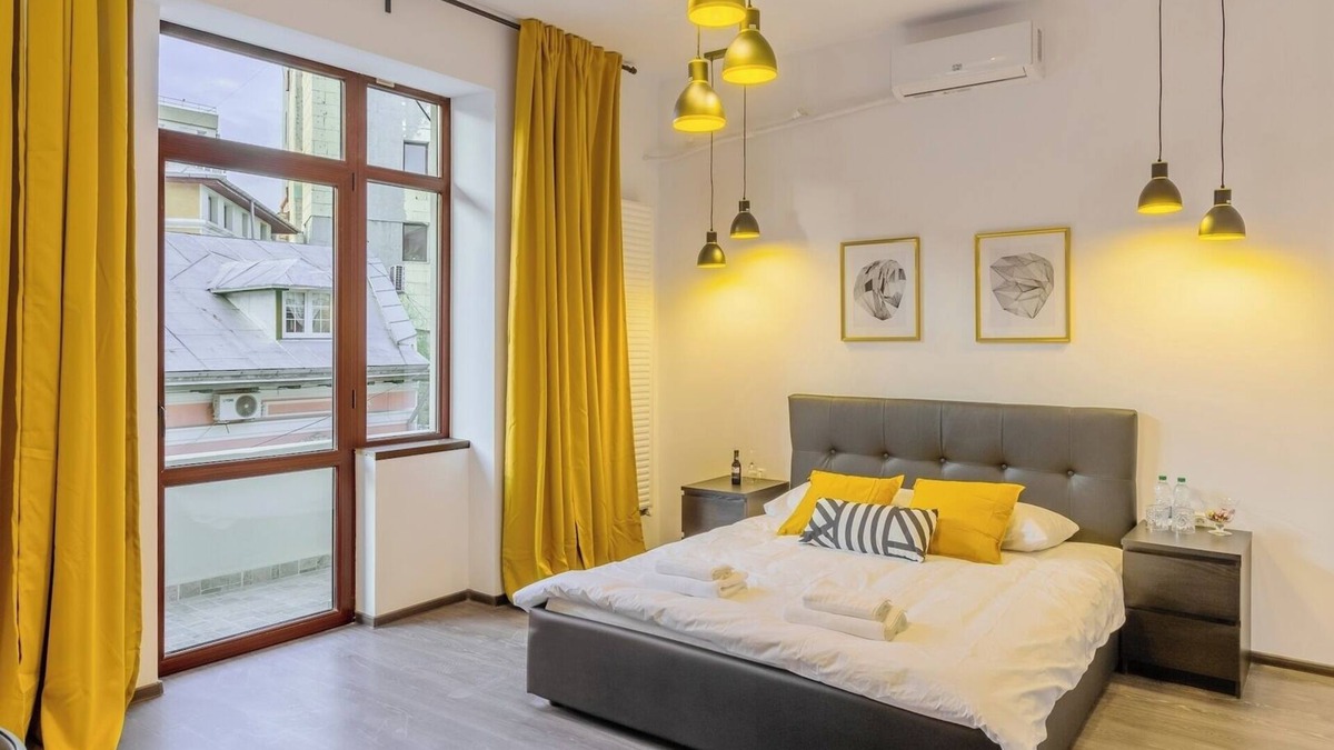 Bucharest City-Centre Apartment | Château Upscale King Suite with Balcony