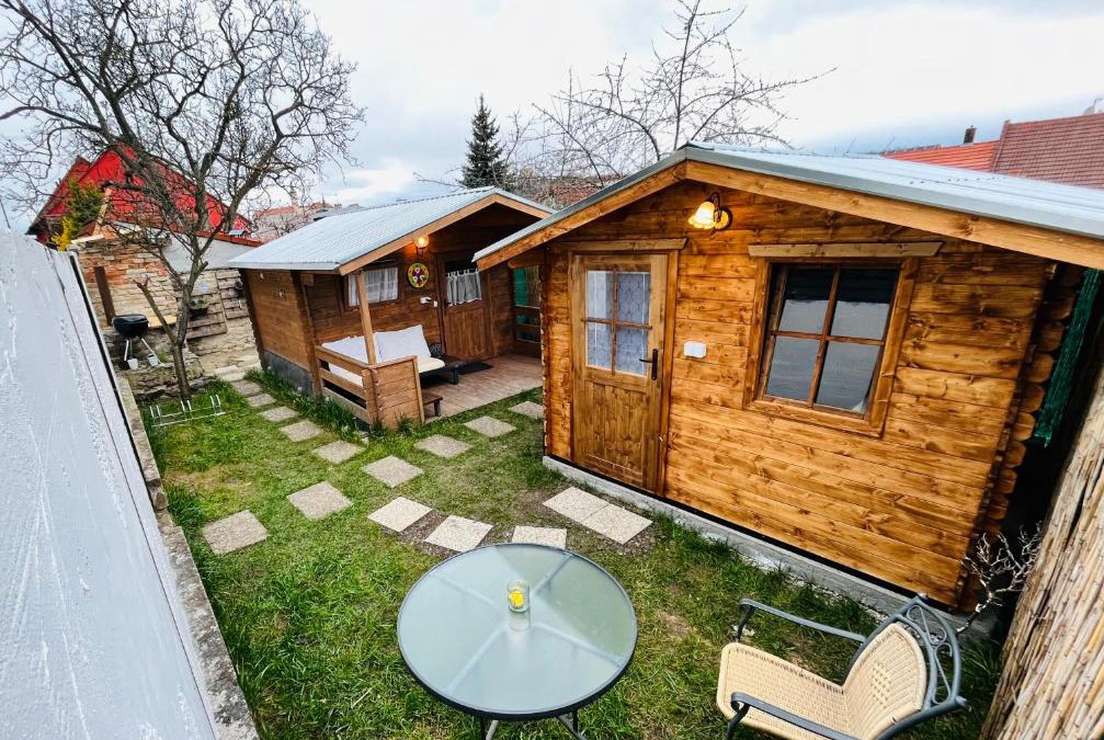 Mikulov Cabin | Chatky Daniel-Mikulov, a private campsite just for you