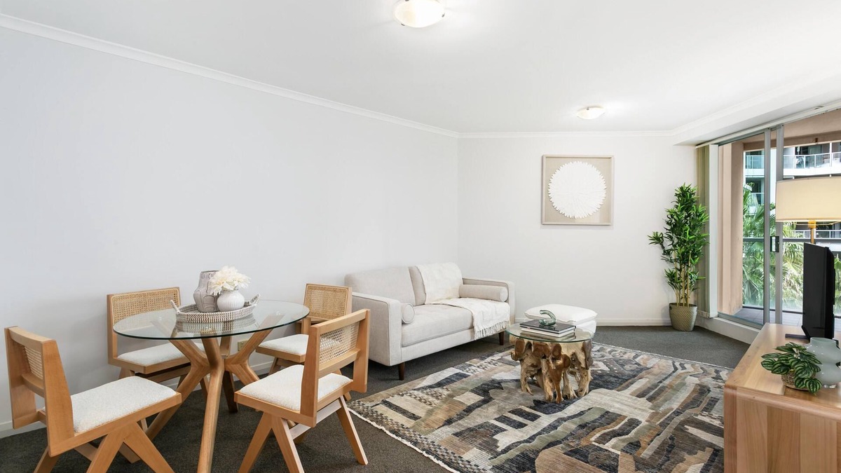 Chatswood Apartment | Chatswood - HELP7 Help Street - 1 Bedroom with free parking in the heart of Chatswood