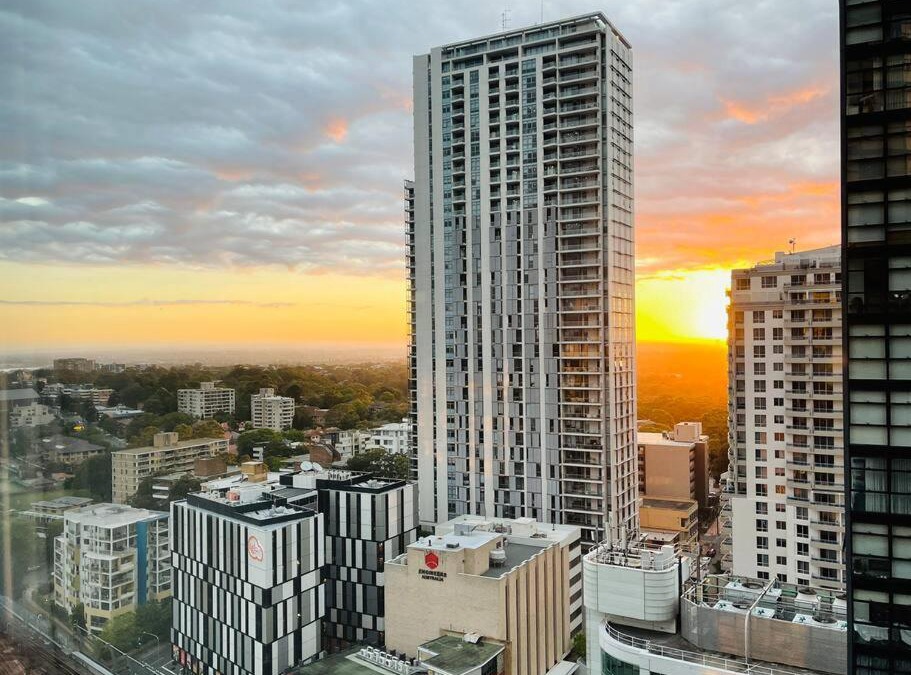 Chatswood Apartment | Chatswood One bedroom + Study (Parking, Gym, Pool)