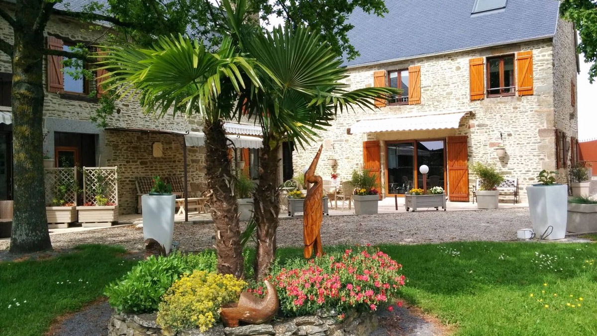 Ceaux Cottage | Chausey: Charming Rental Near Mont-Saint-Michel, Garden and Terrace